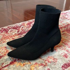 🖤Urban Outfitters Sock Boots🖤
